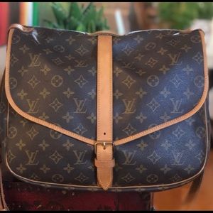 Louis Vuitton Monogram Saumur 35